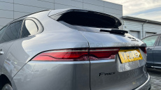 Jaguar F-Pace 2.0 D200 R-Dynamic Black 5dr Auto AWD Diesel Estate